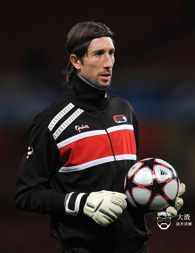 雷竞技官网 -阿贾克斯发布备战花絮，今夜篮板制胜，社区盾任务艰巨，年轻球员得到机会 