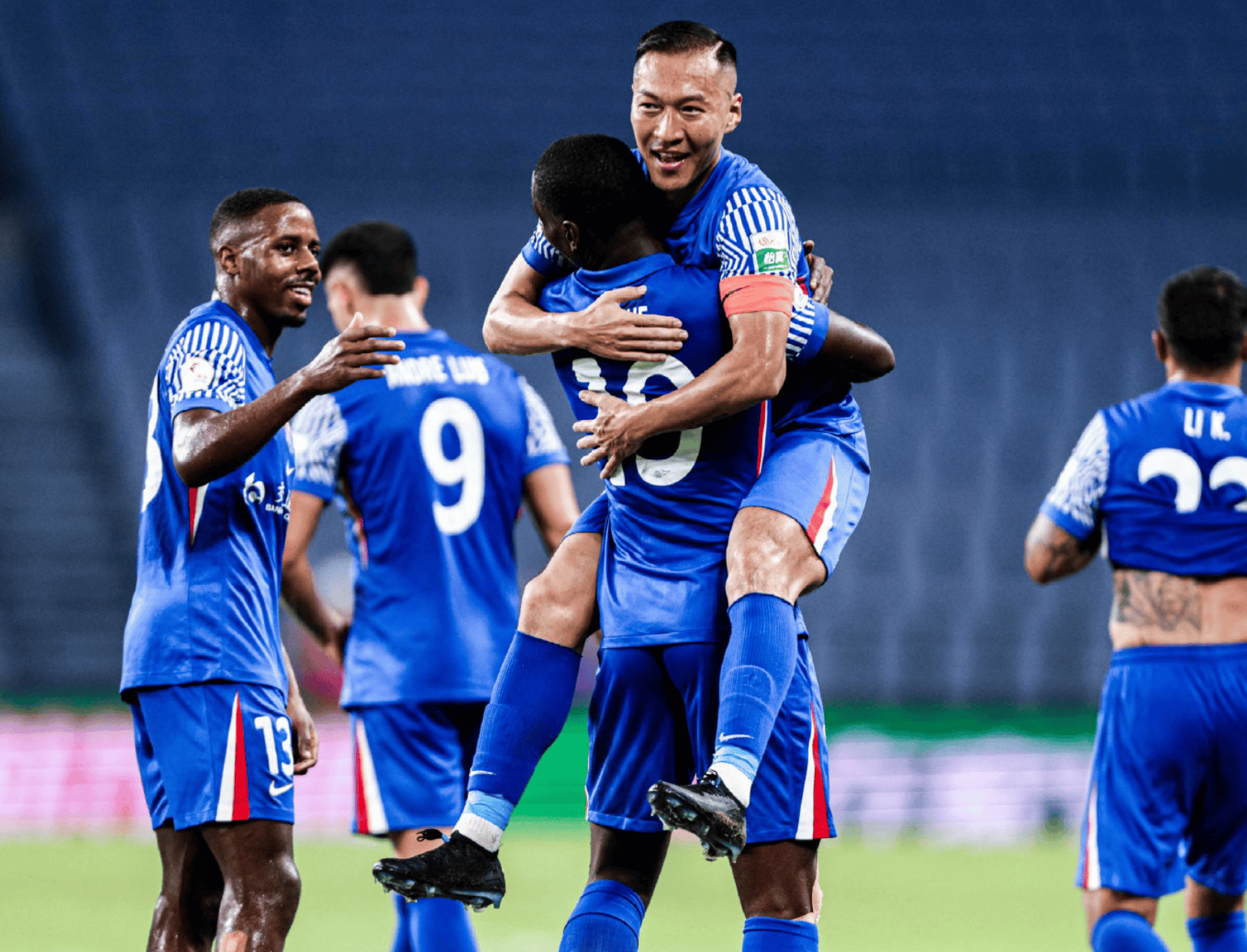 雷竞技电竞 -包含里尔训练开放日；国际比赛日防线松动引欢呼；中超在即；细节决定成败的词条