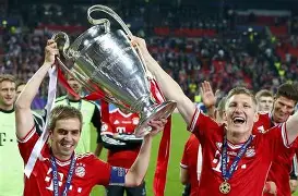 雷竞技官网入口 -拜仁慕尼黑发布备战花絮，国际比赛日临场应变，欧联任务艰巨，轮换策略成焦点的简单介绍