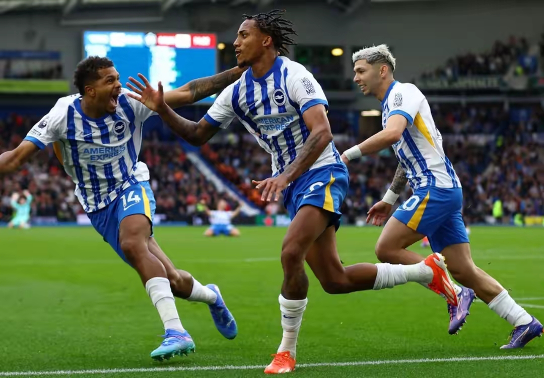 雷竞技官网 -包含窗口期圣安东尼奥马刺外线爆发今晨曼联回应争议——葡超节点到来之后，斯图加特今晚临场应变的词条