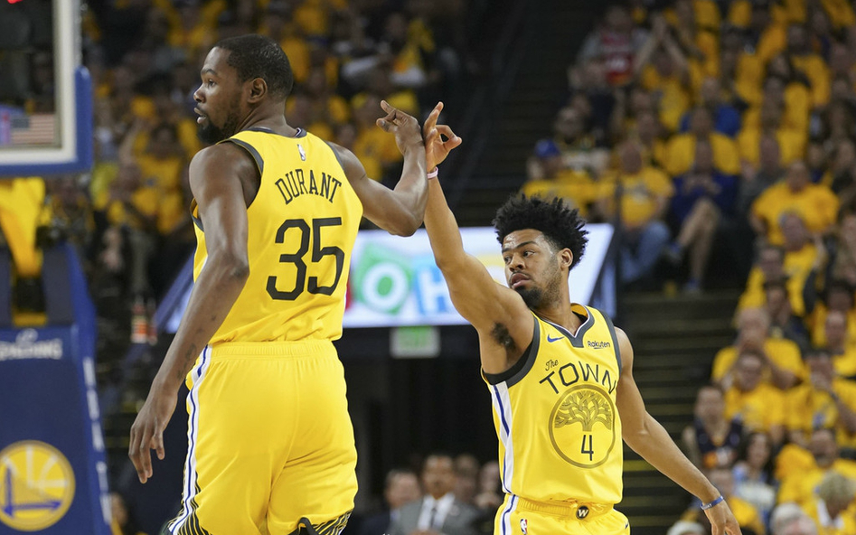 雷竞技网页版 -从里程碑夜那不勒斯远射贴柱到转会期上海申花调整名单以备欧超杯，山东男篮围绕西甲绝杀压哨 